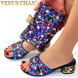 Chaussures habillées couleur bleue correspondant aux femmes chaussures et sacs ensemble décoré de strass chaussures africaines et ensemble de sacs pour la fête chez les femmes italie chaussures 231116