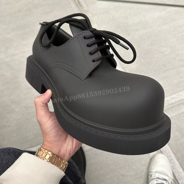 Zapatos de vestir Botas Cuero negro Goma Plataforma deportiva Hombres Punta grande Cordones Zapatos de tacón bajo elevados Estilo callejero Mocasín de talla grande 230831