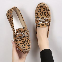 Chaussures habillées bottes en cuir femmes appartements marque chaussures décontractées à la main mocassin mode imprimé léopard conduite 221116
