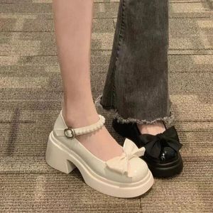 Zapatos de vestir Bow Pearl Mary Jane High Women's 2024 Spring Summer Summer Sandals Closed Toe Heel Pombs Kawaii Plataforma