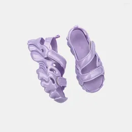 Chaussures habillées Brand Design Women's Casual 2024 Summer Ladies Jelly Sandals Ins Open Toe Hollow Roman Matsu Sole Sole plage