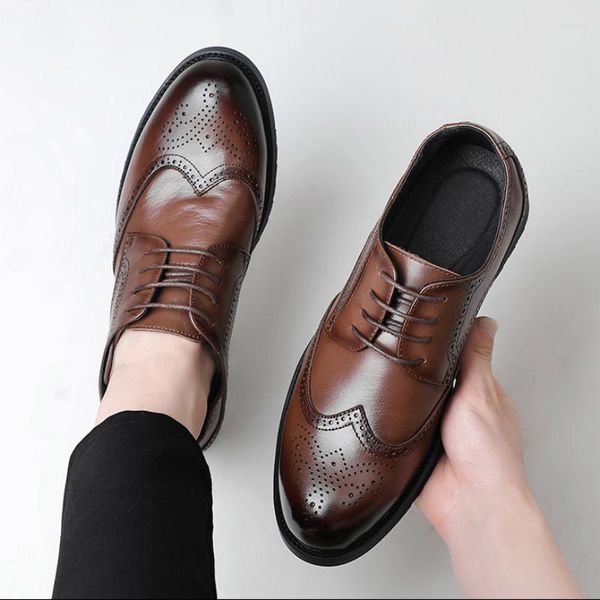 Chaussures habillées marque en cuir véritable hommes richelieu Oxford Style britannique affaires à semelle souple concepteur noir marron M96096