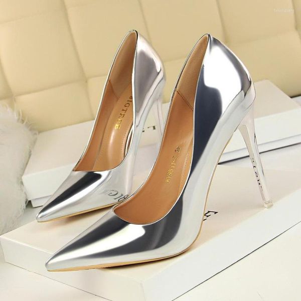 Chaussures habillées Marque Femmes Plus Taille 34-43 Femmes High Stiletto Talons Pointu Toe Shallow Party Mariage Argent Pompes