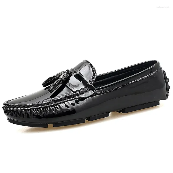 Zapatos de vestir Mocasines de borlas hechos a mano de cuero brillante para hombres Niños Marca Casual Bean Driving Party Calzado Slip On Mocasines masculinos