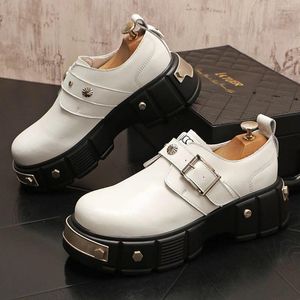 Chaussures habillées British Men's Blanc Rétro rétro épais Le bas de cuir breveté Lacet Up Male Mas Mouring Groom Homecoming S Footwear