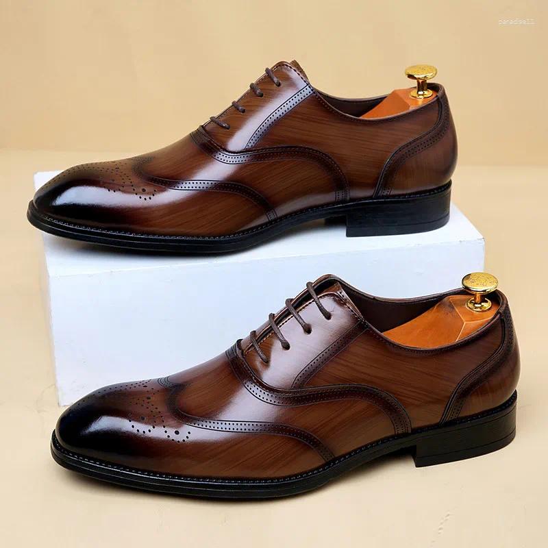 Zapatos de vestir estilo británico moda marrón para hombres punta puntiaguda cuero brogue más tamaño 48 Oxford zapatos de vestir