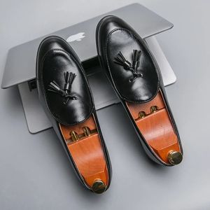 Chaussures habillées Mocassins marron pour hommes SlipOn Bout rond Solide Noir Glands Business Mens Taille 38 231026