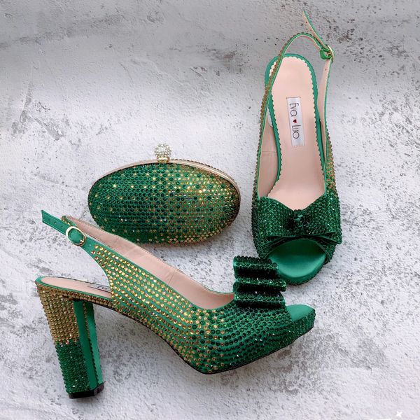 Chaussures habillées BS1634 personnaliser différents talons femmes chaussures robe pompes chaussures de mariage de mariée vert or chaussures en cristal avec sac assorti 231110
