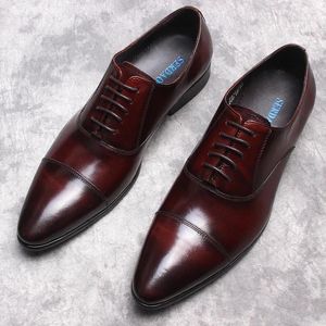 Chaussures habillées Bourgogne Black Men's Business Formel Portez des hommes en cuir authentique Menles à la main Oxfords pour
