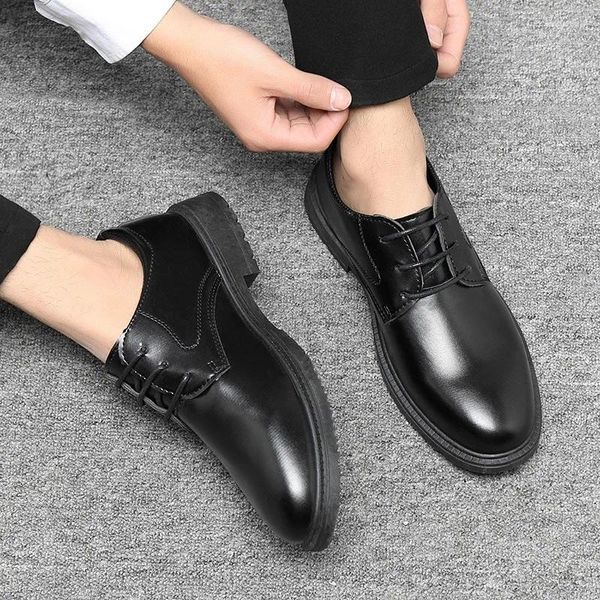 Chaussures habillées en cuir d'affaires pour hommes 2023 printemps et été polyvalent homme bas décontracté version coréenne travail noir
