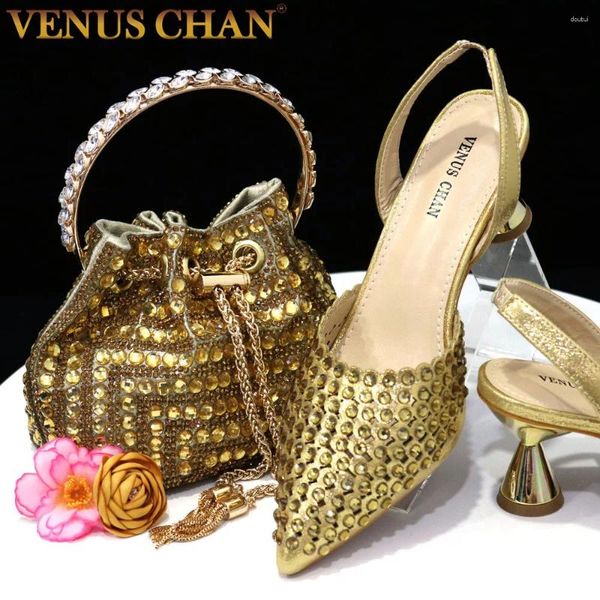 Chaussures habillées Chan 2024 INS pointues et le même sac d'enveloppe de style deux façons de porter des sacs à bandoulière de mode