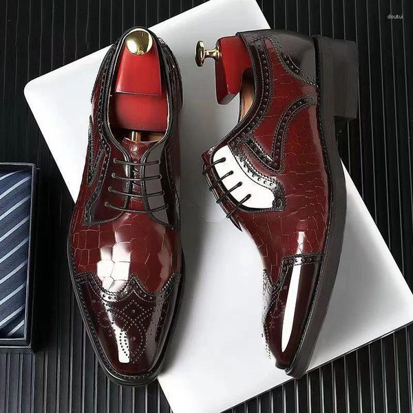 Zapatos de vestir Clásico Piel de cocodrilo Oxfords Hombres Primavera Zapato casual Hombre Ajuste Fiesta de boda Calzado para hombres británicos Pisos masculinos Zapatos