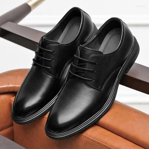 Chaussures habillées en cuir classique des hommes de tenue formelle British Style British Derby Office Social Casual Fashion