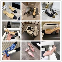 Geklede schoenen klassieke sandalen modeontwerper slingback lederen schoenen veelzijdige dames bruiloft zomer dikke dikke hakken ronde kop dia's hakschoenen