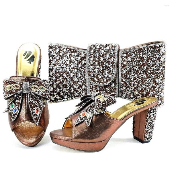 Zapatos de vestir Conjunto de café y bolsa para combinar para mujeres Africanas Damas Tacones altos Zapatillas con bolso Bombas Clutch Pantoufle Femme GL34