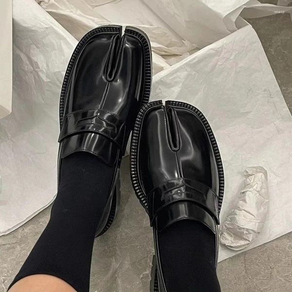 Zapatos de vestir Mocasines acogedores Mujeres poco profundas Pisos de cuero Diseñador Sapatos Feminino Tabi Mary Janes Slip On Zapatos Para Mujeres Traf