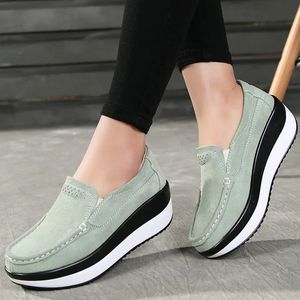 Zapatos de vestir Creepers Plataforma Mujeres Pisos Mocasines Primavera Otoño Gamuza Cuero Mocasines Slip On Plus Tamaño 42 231218