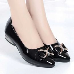 Chaussures habillées Cresfimix femmes classique bleu marine Pu cuir printemps sans lacet chaussures à talons carrés dame noir confort talons Sapato Zapatos Dama C9195