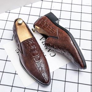 Zapatos de vestir Patrón de cocodrilo Cuero para hombres Clásico Italiano Casual Fiesta Boda Mocasín Hombre Slip-on Traje Calzado Zapatos