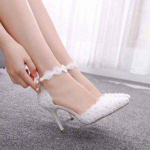 Dress Shoes Crystal Queen Dames Sandalen Hoge hakken Witblauw Lace Wedding Pointed Toe Flower Pearls Pumps H240409 219U