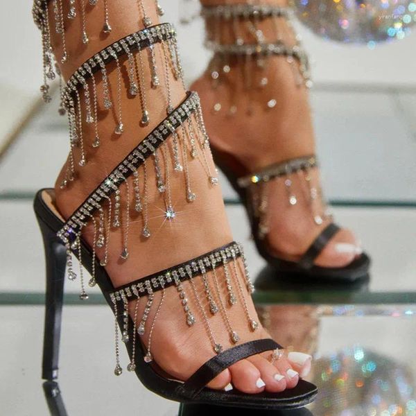 Zapatos de vestir Crystal Snake Wrap Stiletto Tacones altos Punta redonda Abierta Sandalias de tiras sexy Rhinestones Borla Colgante Banquete Mujeres