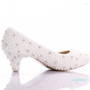 Robe chaussures sur mesure faire grande taille petit talon mariée mariage blanc perle talons bas célébrité