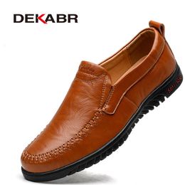 Kledingschoenen Dekabr echt lederen heren Loafers luxe mannen casual schoenen mode rijden ademende slip op mocassins maat 3747 230220