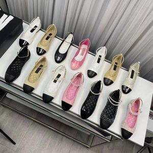 Chaussures habillées Designer Chaussure de ballet Mary Jane Printemps Automne Perle Chaîne en or Mode Nouvelle chaussure de bateau plate Lady Lazy dance Mocassins Femmes noires Taille 34-41-42 Semelle en cuir