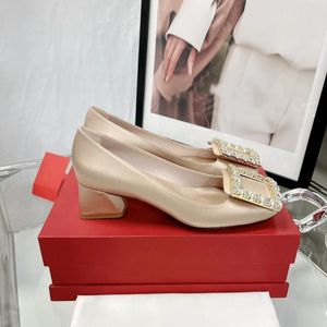 Zapatos de vestir Diseñador Tacón alto Mujer Tamaño 34-39 Mary Janes Bride Runway Brand T-Show Party White Bowtie Bombas de boda