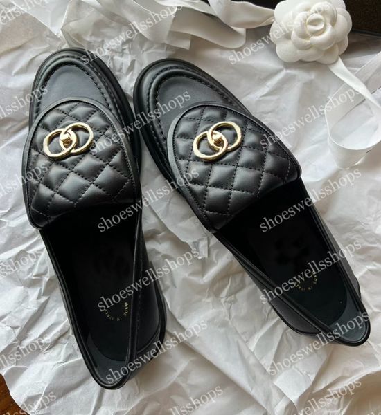 Zapatos de vestir Mocasines de diseñador Caída de cuero Ringer Todo fósforo Zapatos de cuero pequeños Mujeres de alta calidad Oxford Solo pie Hebilla de metal Negro Zapato único Ballet Flats