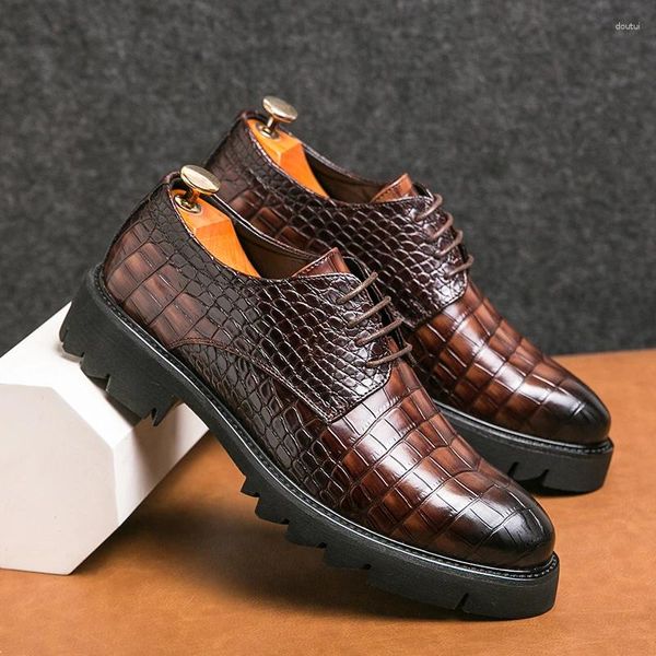 Chaussures habillées Designer Hommes Casual Cuir Tendance Business Pointu Toe Chaussure Italien Ascenseur