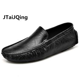 Dress Shoes Designer Men Zapatos de Hombre Slipon Leer Casual mannelijke volwassen rood rijdende mocassin zachte niet -slip Loafers 230220