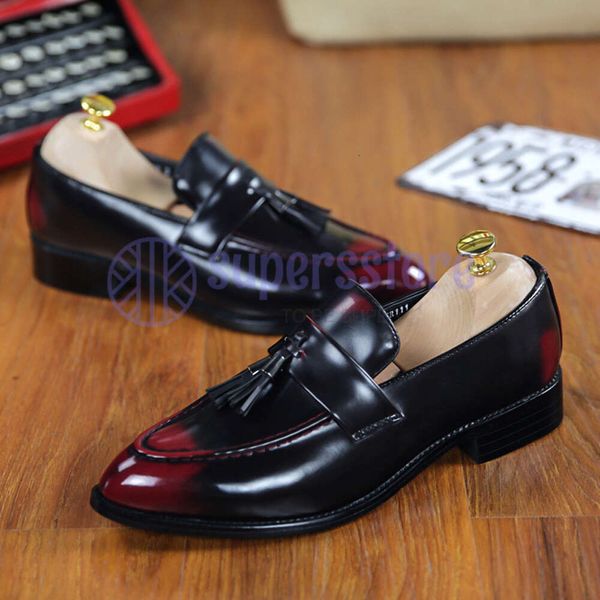 Chaussures habillées Designer nouvelle mode bout pointu hommes chaussures en cuir confortables hommes Slip-on mariage pour la meilleure qualité Zapatos De Vestir