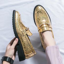 Geklede schoenen Designer puntig goud zilver blauw bruiloft metalen knop formeel leer voor mannen casual loafers homecoming schoenen