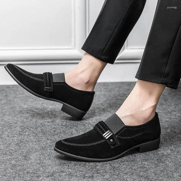 Zapatos de vestir Diseñador de cuero de gamuza puntiagudo para hombres Mocasines de correa de monje formal negro Boda Homecoming Drss Sapato Social Masculino