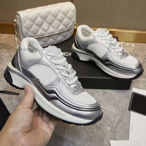 Dress Shoes Designer Sneakers Dames Outdoor Luxe trainers voor mannen Channel Casual Mens Running Chanellies Platform 2024