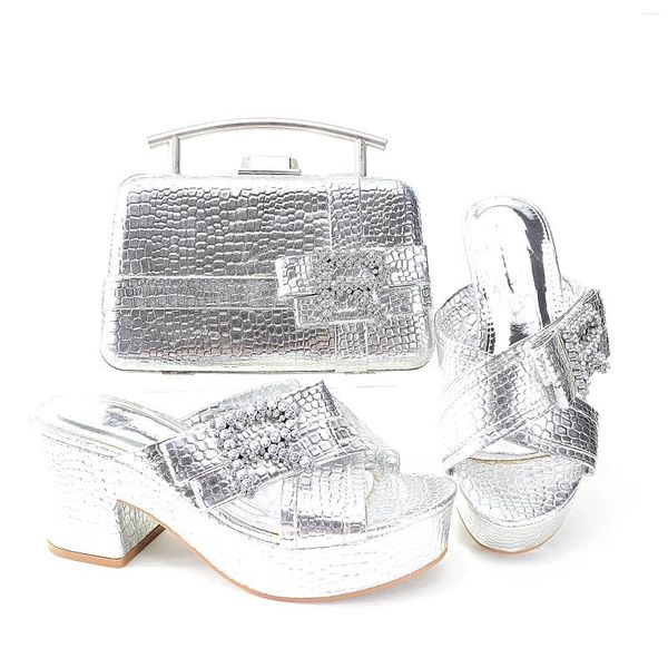 Chaussures habillées Doershow magnifiques ensembles de sacs et sacs italiens en argent pour soirée avec des sacs à main en cuir de pierres assortis! THS1-6