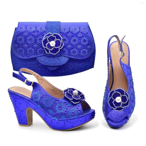 Zapatos de vestir Doershow Conjunto encantador y a juego con bolso con mujeres vendedoras azules italianas para fiesta de boda. HGW1-1