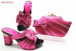 Dress Shoes Doershow Fuchsia en tas om bij Italiaanse zomer Afrikaanse stijl te passen Set Italië Ladies Sets STN132 230216