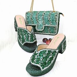 Chaussures habillées Doershow vert italien et ensembles de sacs pour soirée avec des sacs à main en cuir de pierres sacs assortis! HGO1-12