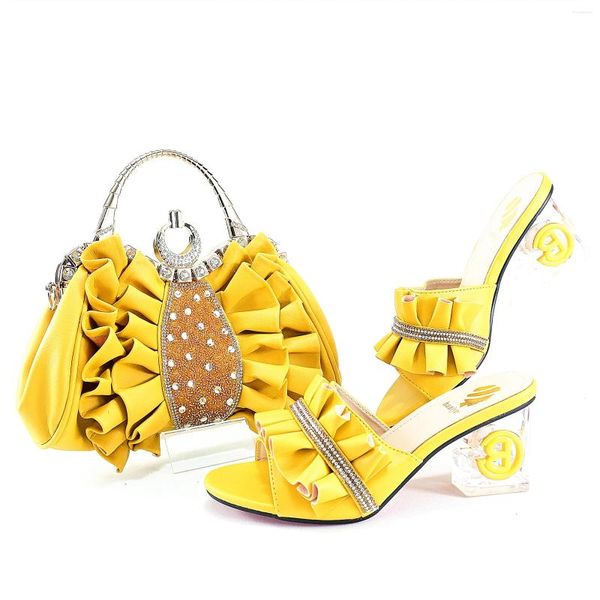 Chaussures habillées Doershow Ensemble de chaussures et de sacs italiens 2024 Femmes en Italie Jaune avec HRT1-43 assorti