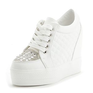 Chaussures habillées Elegant Chunky Sneaker's High Heels Platform Sports Sneakers White Leisure Lady Femme Casual Woms Chaussures Creepers C0014 230811