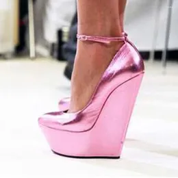 Geklede schoenen Elegant fluorescerend metallic leer met sleehak Roze platform enkelbandje Puntige neus Ultra-sleehakpumps