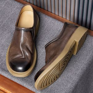 Zapatos de vestir Tamaño europeo Cuero de vaca suave Resbalón en mocasines de hombre perezoso Hombres maduros Oxfords de cuero casual de gama alta Traje de verano 230718