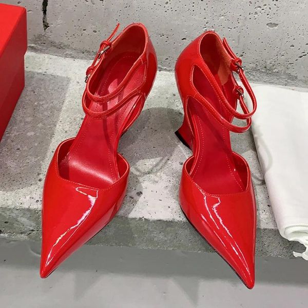 Zapatos de vestir European American Fashion Show Slope Tacones altos 2024 Primavera Cuero Sexy Girl Red Pointed Ultra Heel Single