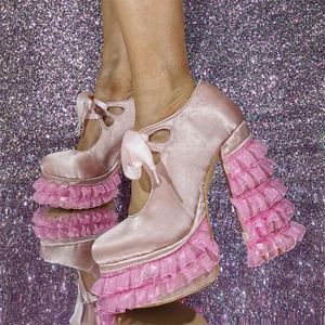 Kledingschoenen Europese en Amerikaanse buitenlandse handel Pittige meisjes Halloween Lolita Waterplatform Roze kant Dikke hakken Grote 47 hoog