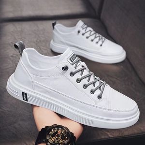 Chaussures habillées Automne Hommes Baskets Casual Chaussures De Tennis Pour Hommes Léger Respirant Hommes Chaussures Plat Printemps Homme Baskets Blanc Tenis Masculino 230519