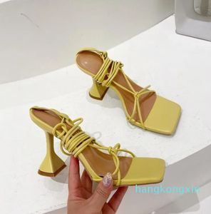 Dress Shoes Fashion Design Summer Yellow Women Sandalen Narrow Band Strange Hoge Heel Open Open Teen Dames