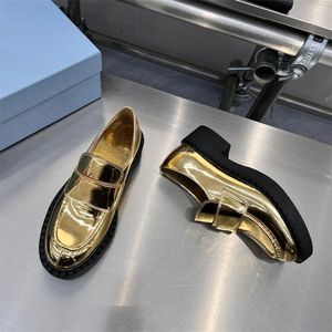 Chaussures habillées Mode Desinger Slip sur Mocassins Femmes Véritable Cuir Confortable Plat Femme Casual Marque Gold Platform Chaussure