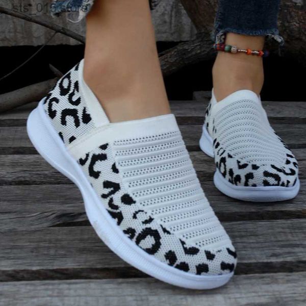 Chaussures habillées Mode imprimé léopard baskets respirantes femmes Slip-On chaussures de sport à fond souple femme antidérapant tricot chaussures vulcanisées dames T230826